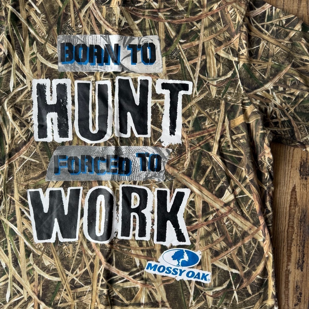 Mossy Oak Men's Camouflage “Born To Hunt” Graphic Tee Hunting Outdoors Size XL - Picture 2 of 6
